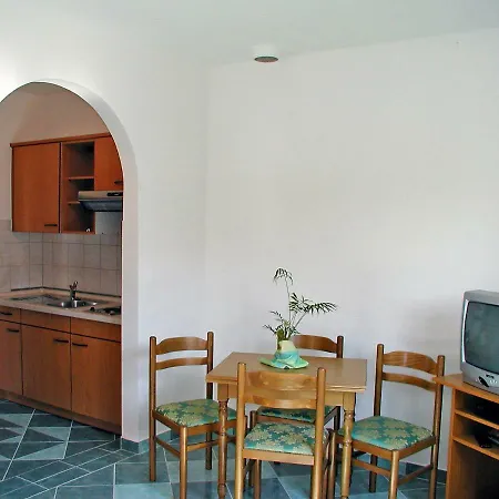 בית נופש Ana-2 By Interhome ויר