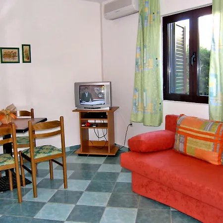 Ana-2 By Interhome *